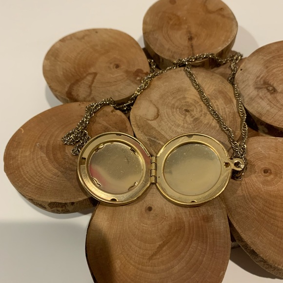 COPY - 1970 personally Engraved  locket. - Picture 3 of 6